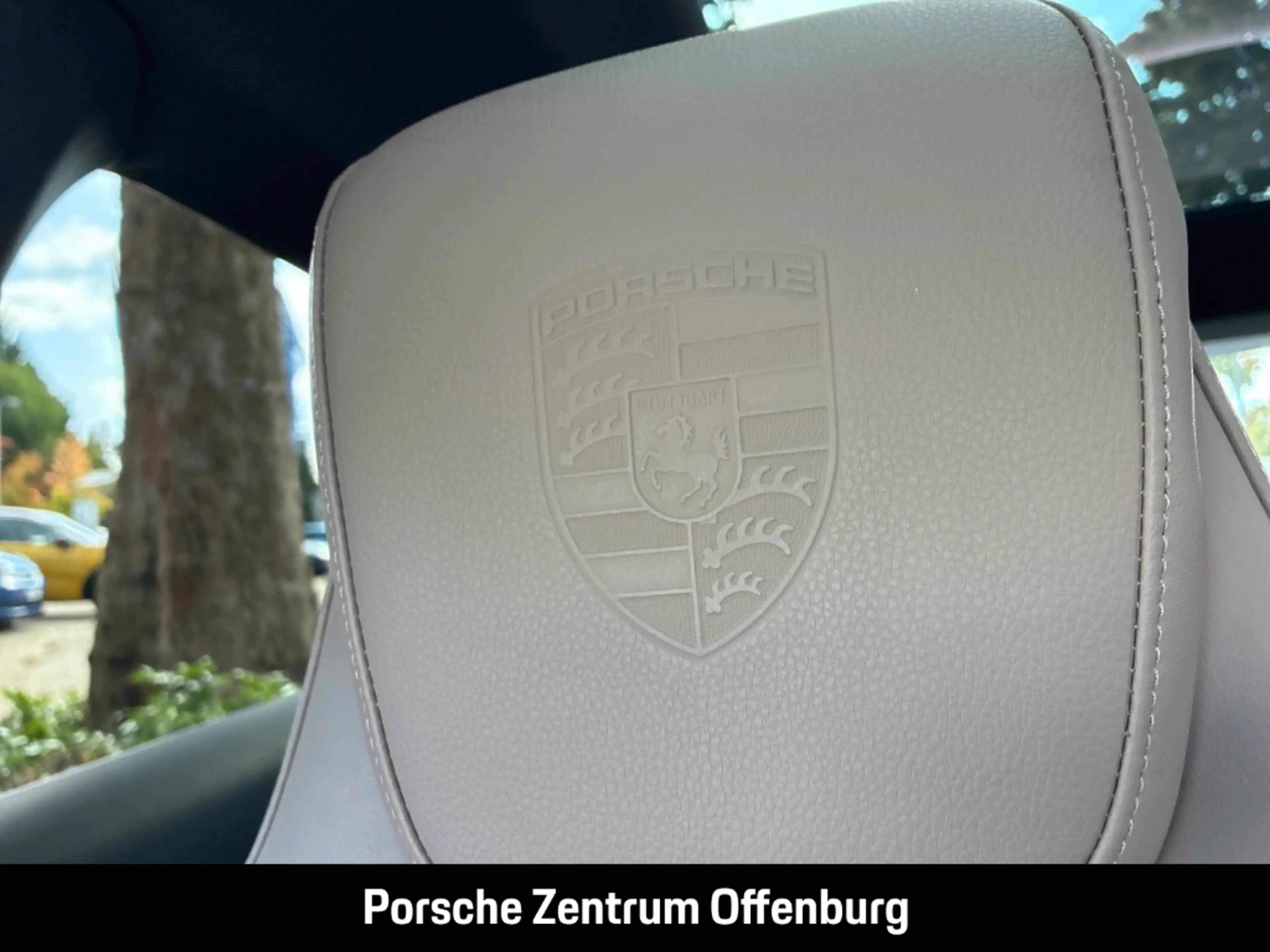 Porsche Taycan — photo 14