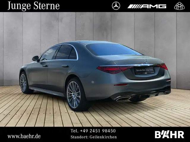 Mercedes-Benz S-Class view 3