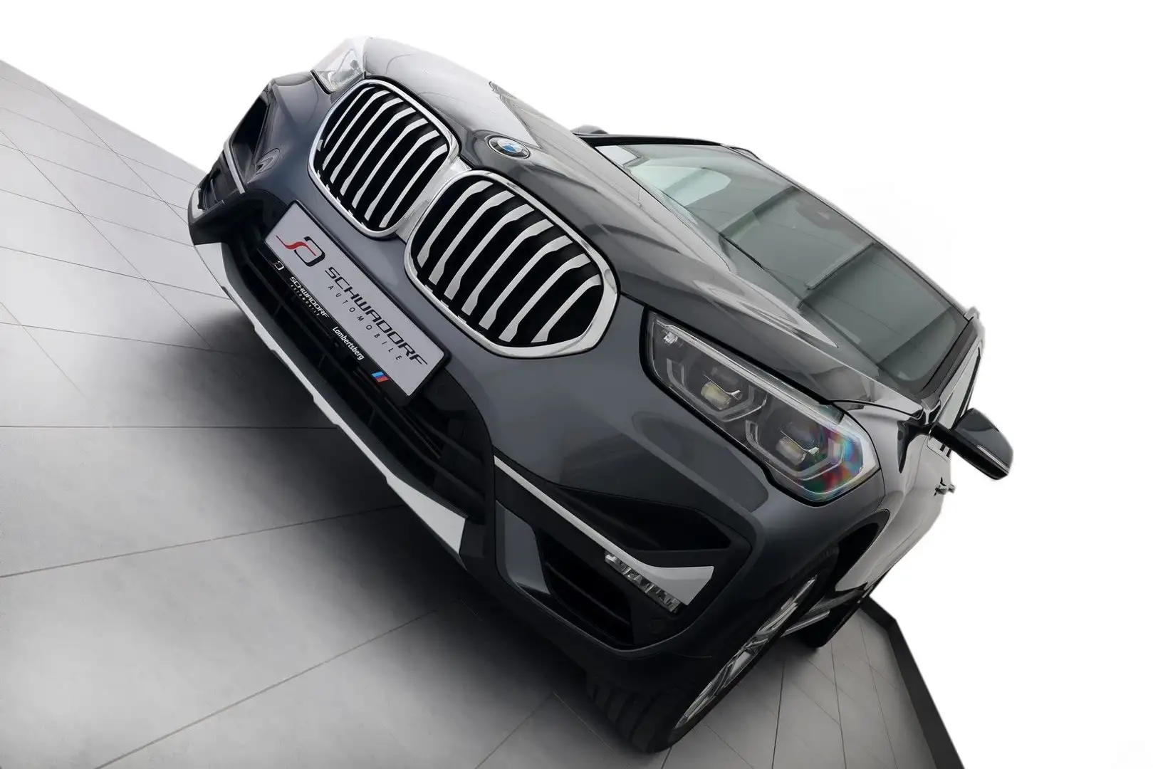 BMW X1 xDrive20i xLine HUD RFK AHK 18" 1.Hand Grau - 2