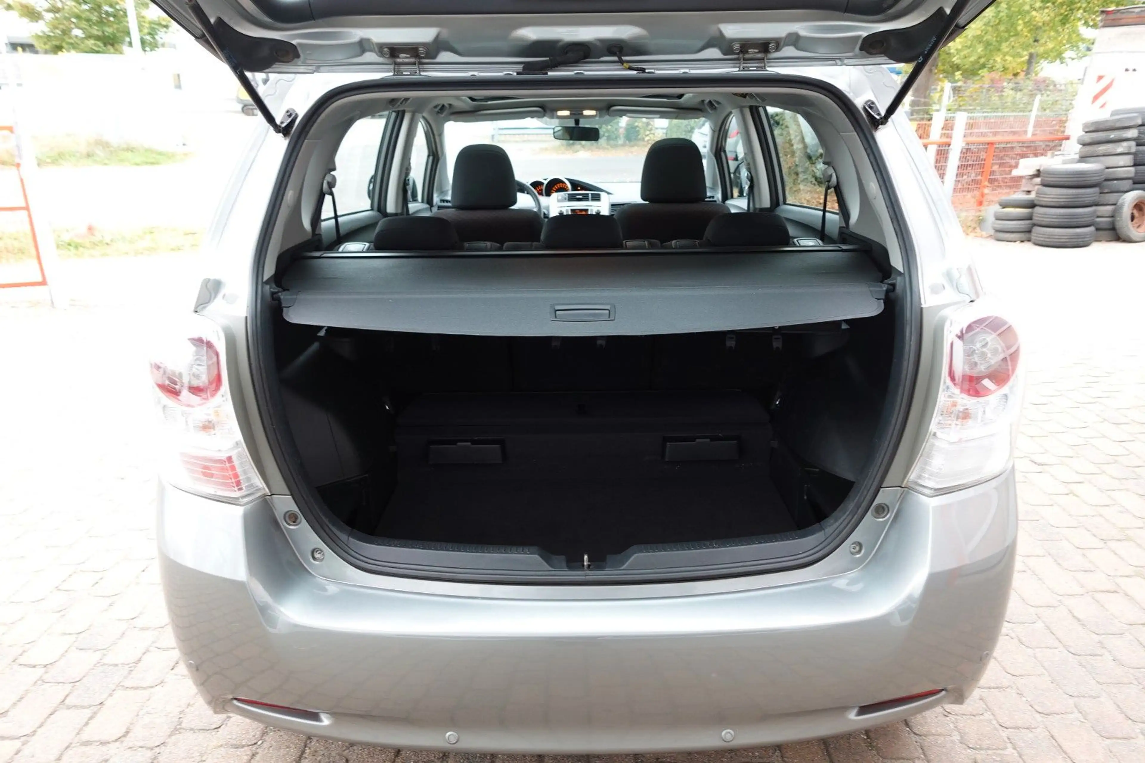 Toyota Verso 1.6l Life Panoramadach 5 Sitze — photo 9