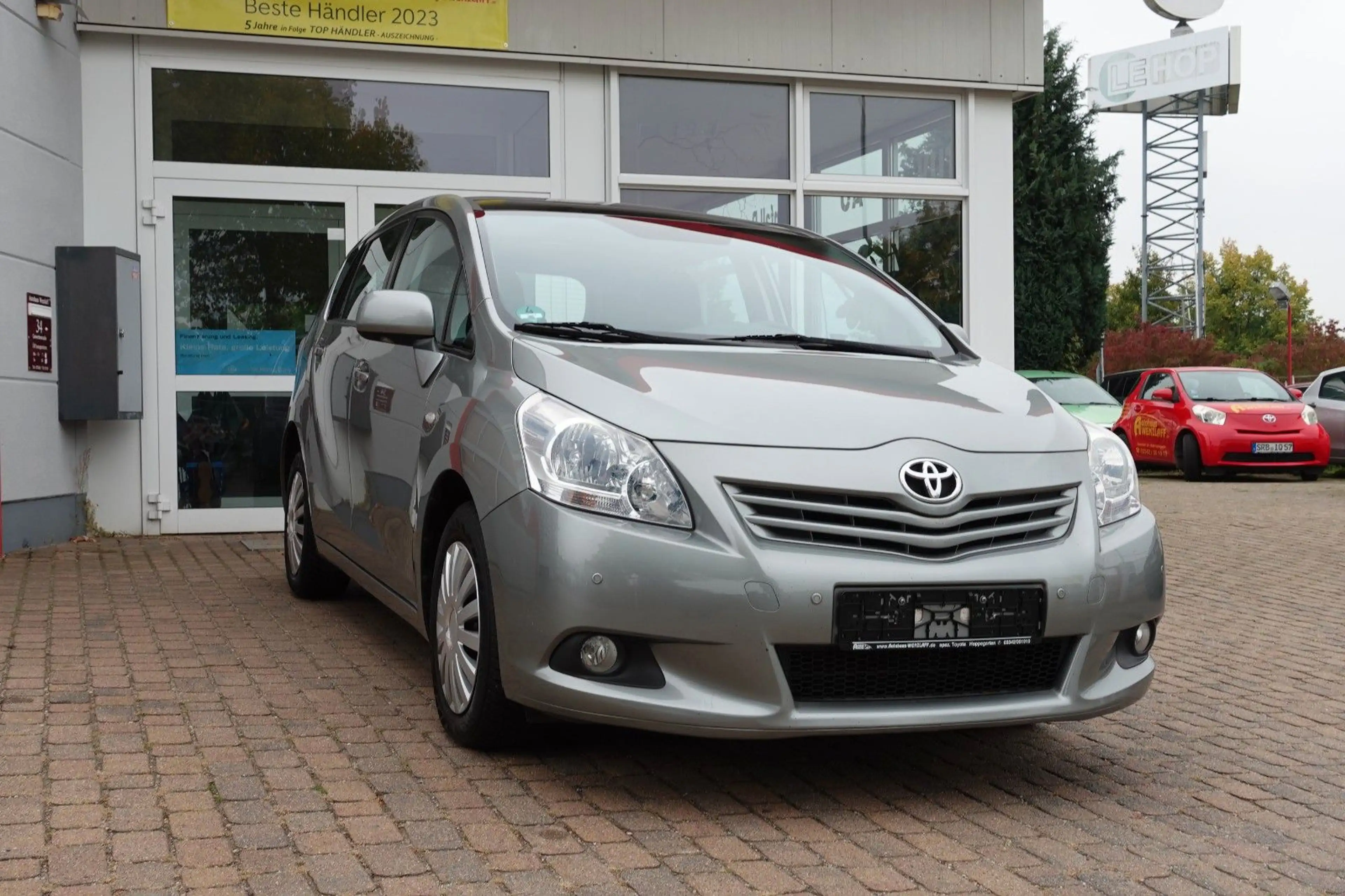 Toyota Verso 1.6l Life Panoramadach 5 Sitze — photo 2