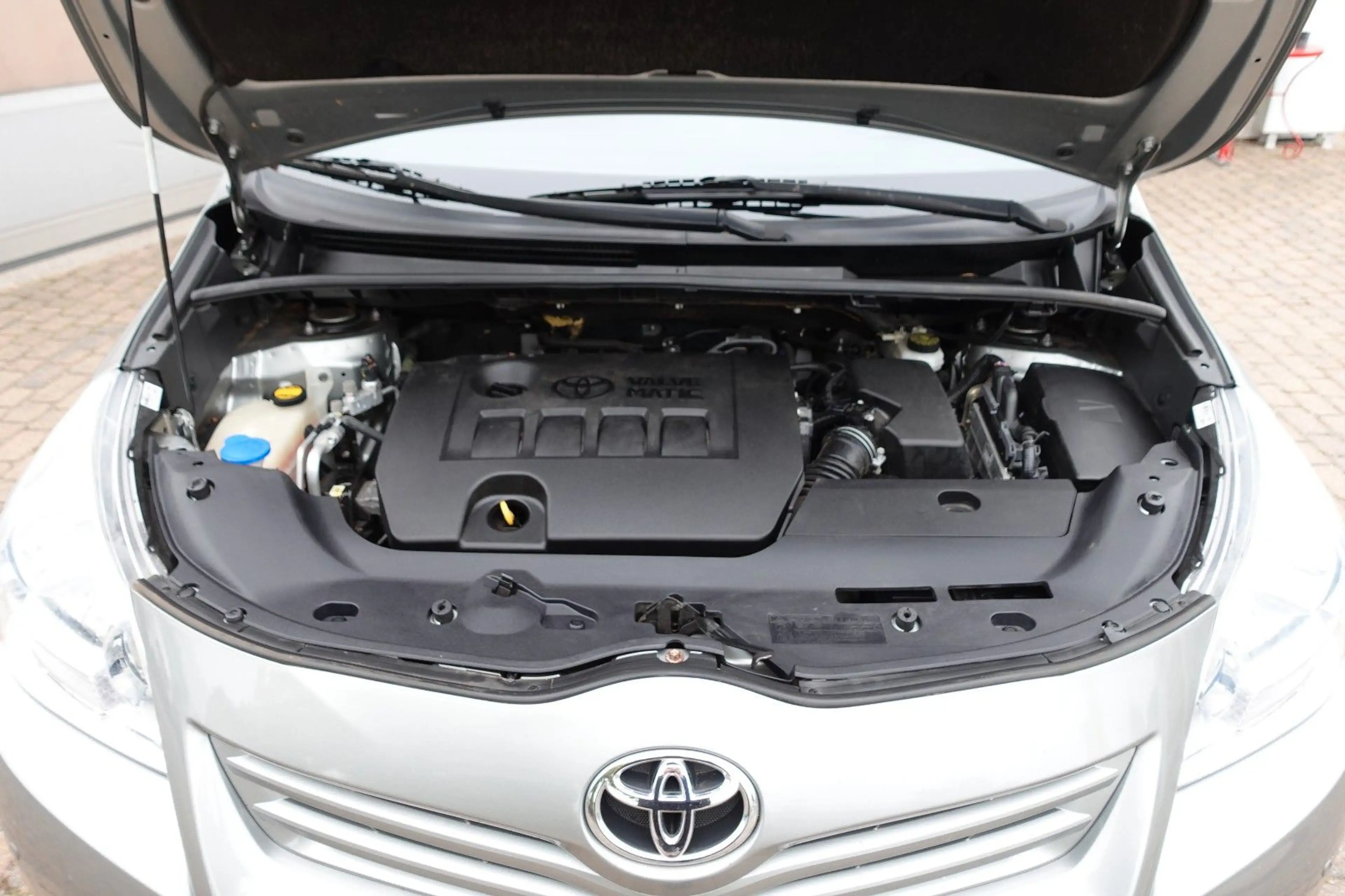 Toyota Verso 1.6l Life Panoramadach 5 Sitze — photo 14