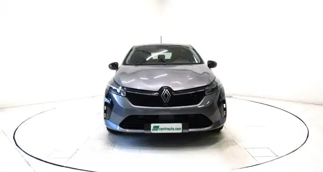 Renault Clio view 2