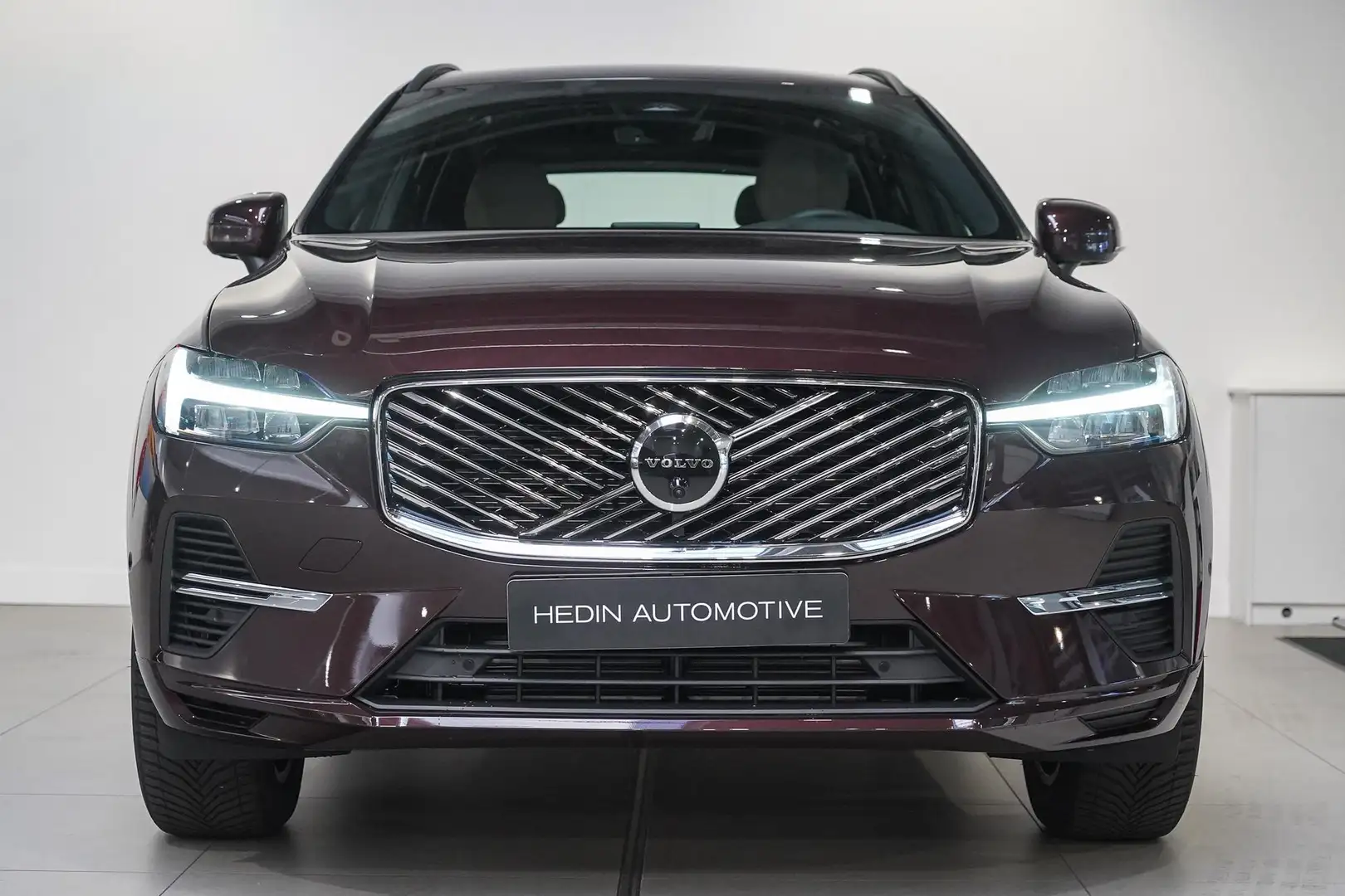 Volvo XC60 T6 Plug-in hybrid AWD Business Edition 350pk | All Rood - 2