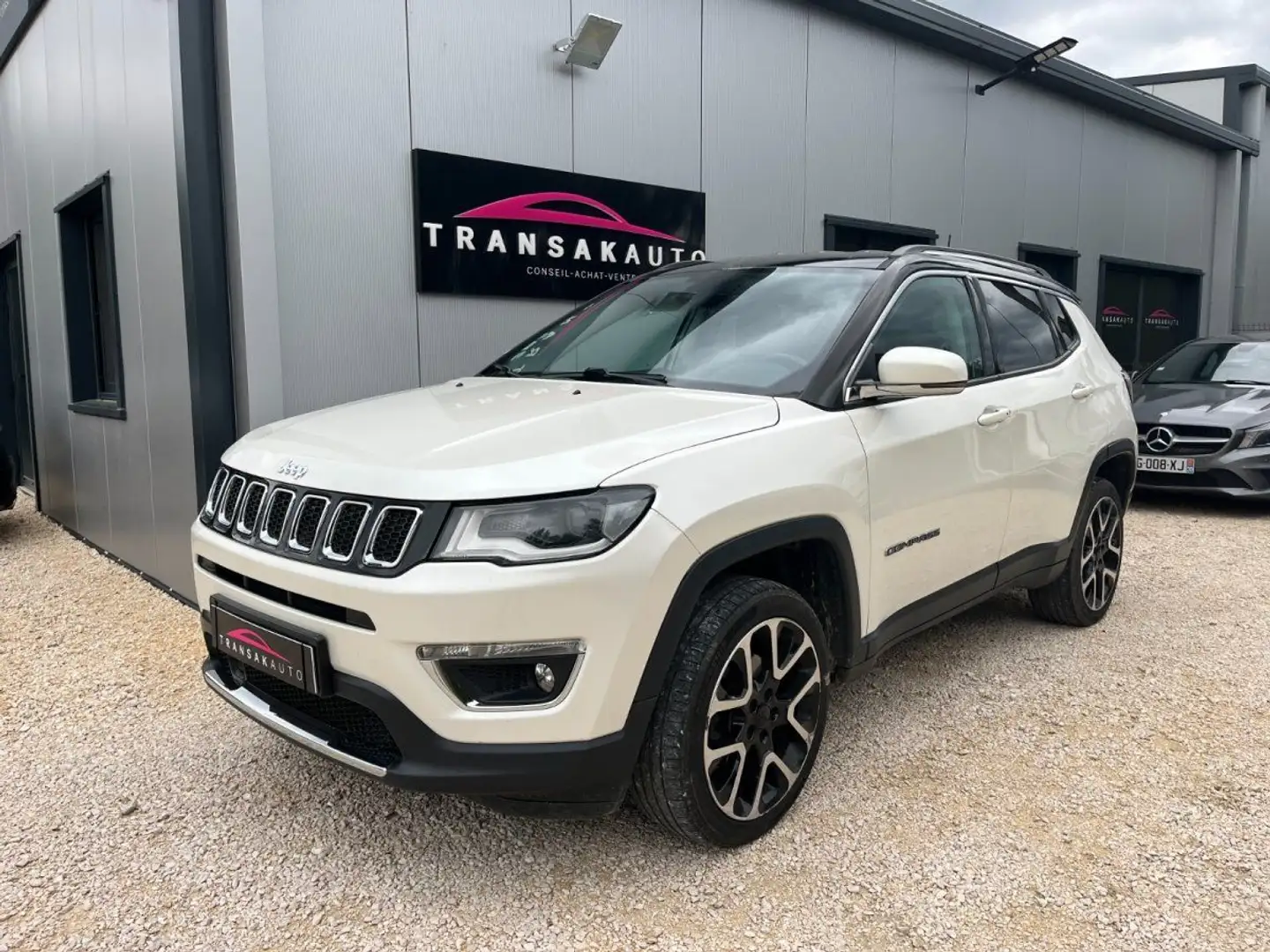 Jeep Compass 2.0 I MultiJet II 140 ch Active Drive 4x4 BVM6 Lim Blanc - 1