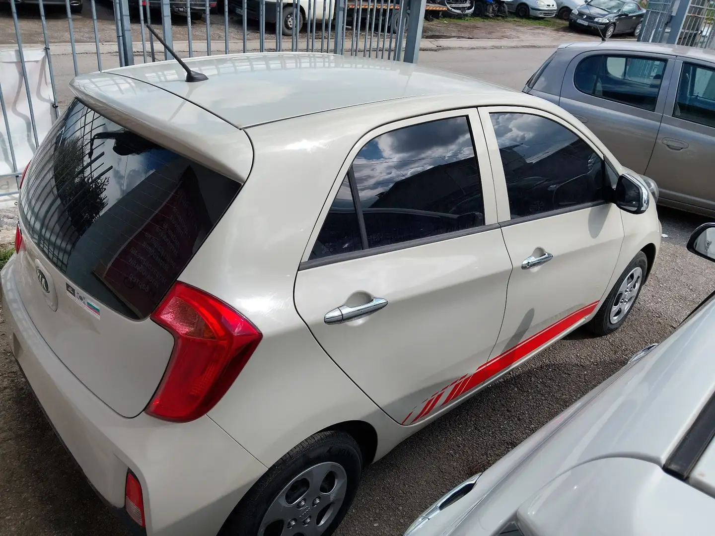 Kia Picanto 1.0L Morning edition Automatic - 2