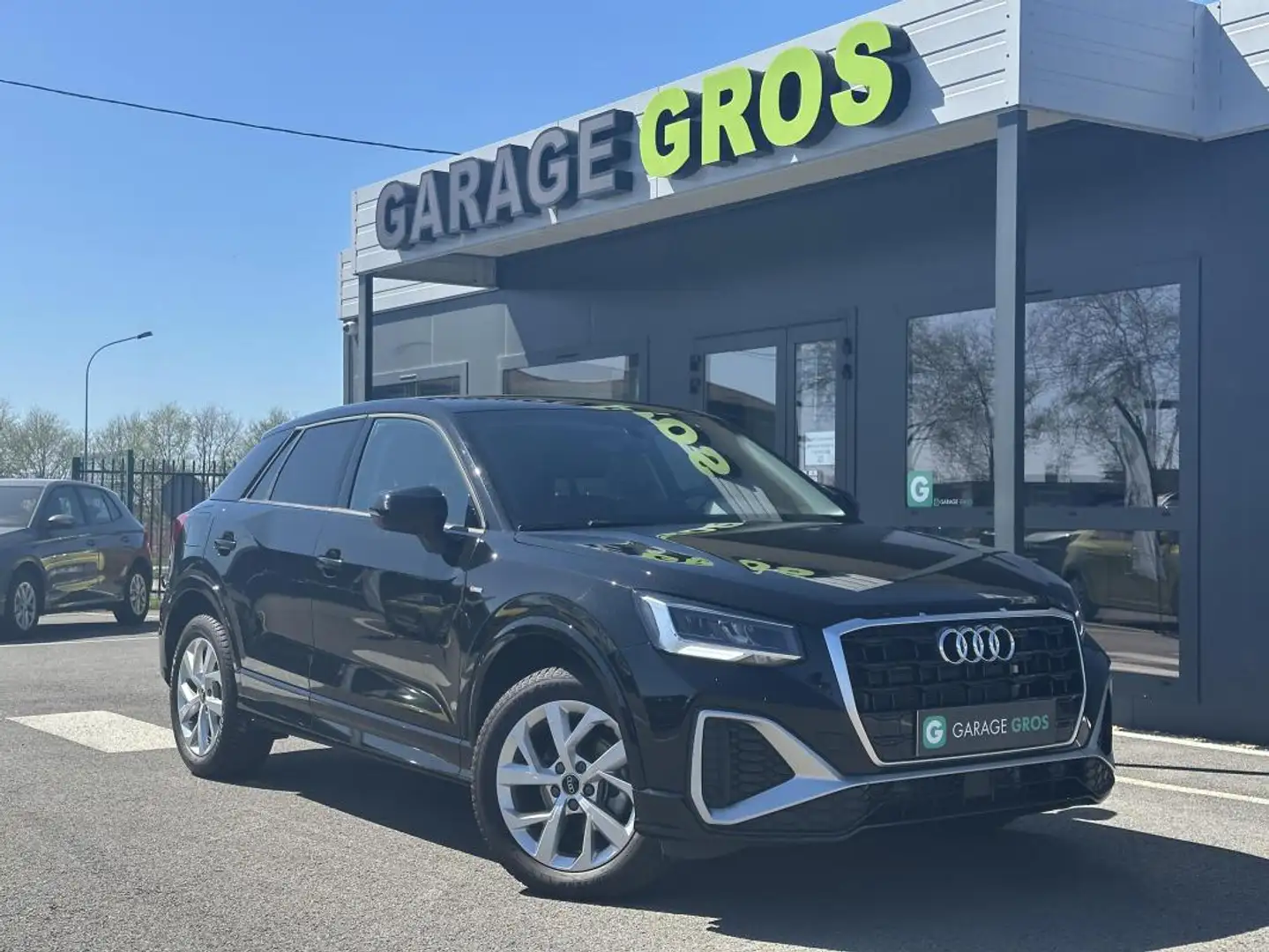 Audi Q2 35 TFSI 150 S tronic 7 S line Noir - 1