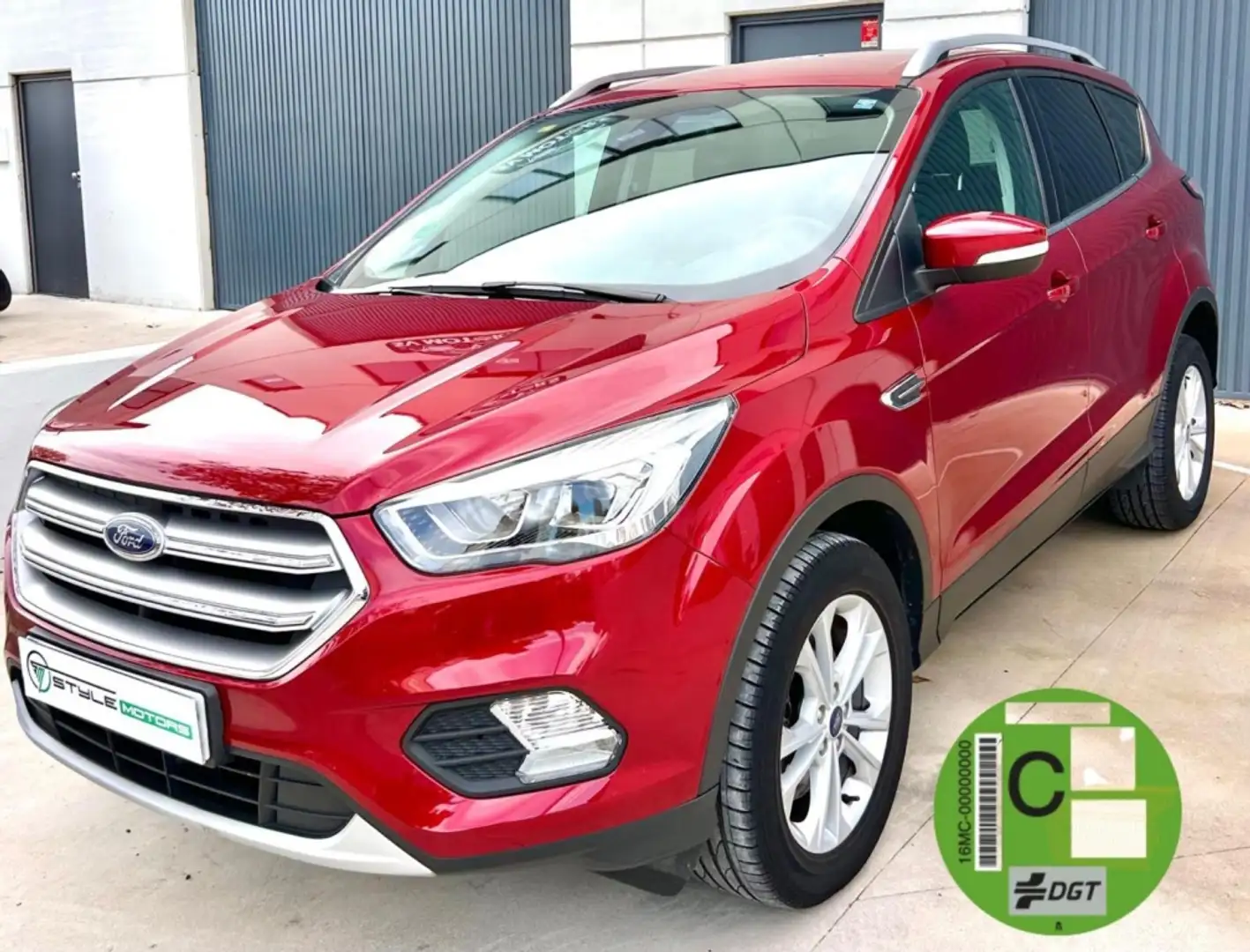 Ford Kuga 1.5TDCi Auto S&S Titanium 4x2 120 Rojo - 2