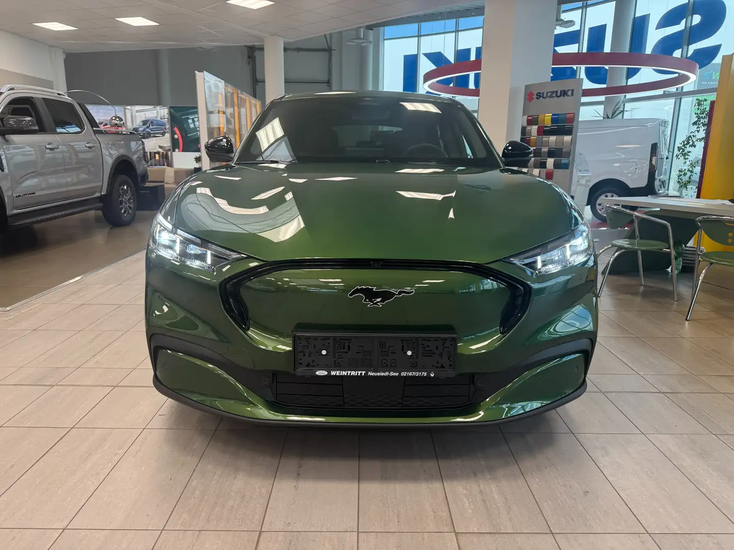 Ford Mustang Mach-E Premium Extended Range RWD LEASINGAKTION Grün - 2