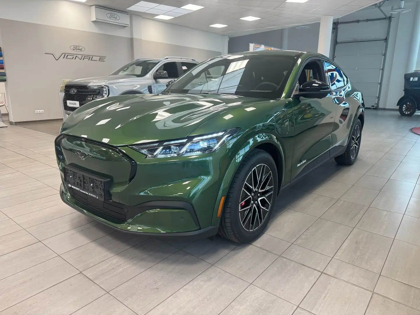 Ford Mustang Mach-E Premium Extended Range RWD LEASINGAKTION Grün - 1