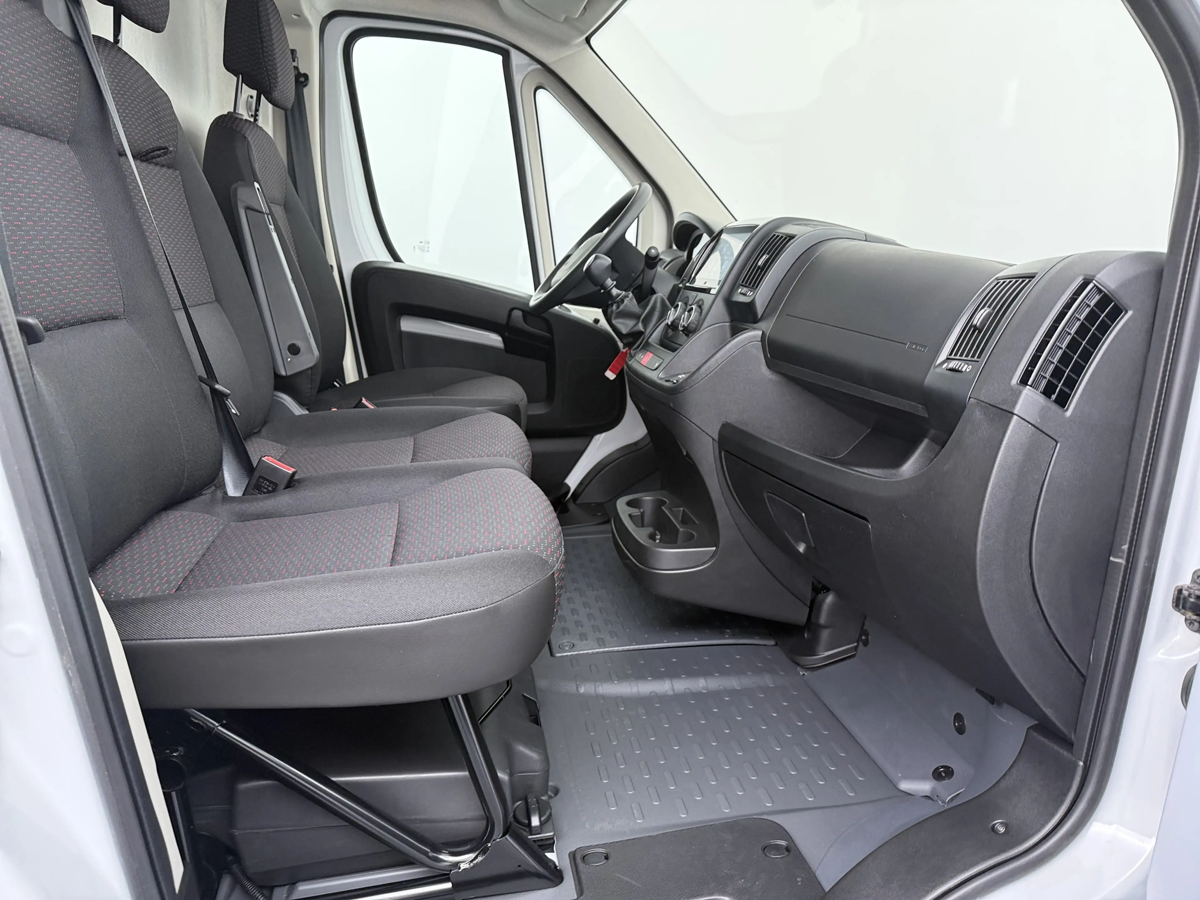 Peugeot Boxer 2.2 BlueHDi 120 L2H2 3.0t | NIEUW BPM VRIJ! | Acht — photo 4