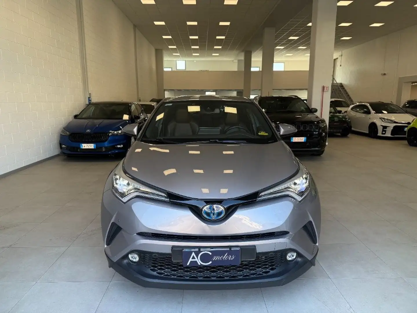Toyota C-HR 1.8 Hybrid E-CVT Lounge Grigio - 1