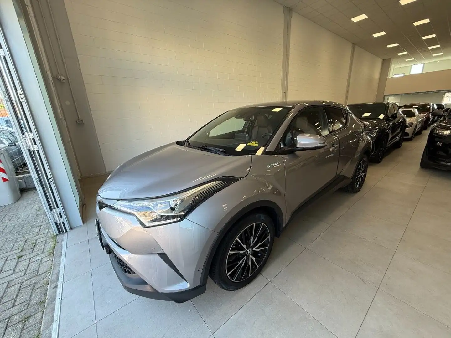 Toyota C-HR 1.8 Hybrid E-CVT Lounge Grigio - 2