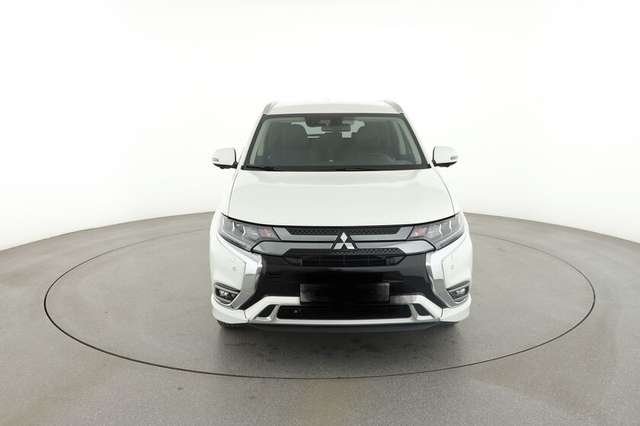 Imagine Mitsubishi Outlander 2.4 4WD Plug-In Hybrid Plus