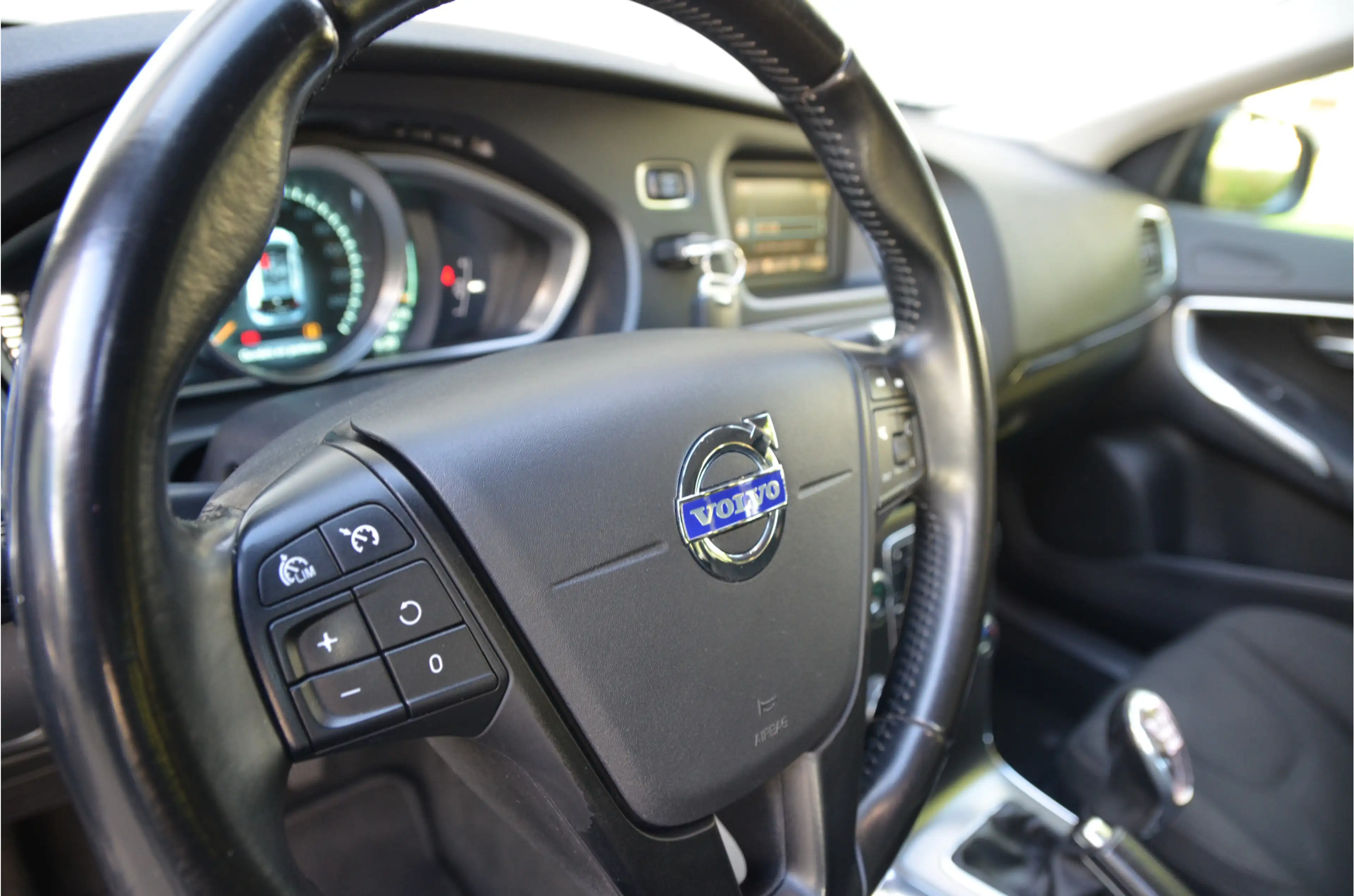 Volvo V40 1.6 T2 Summum Distributieriem en laatste beurt bij — photo 14