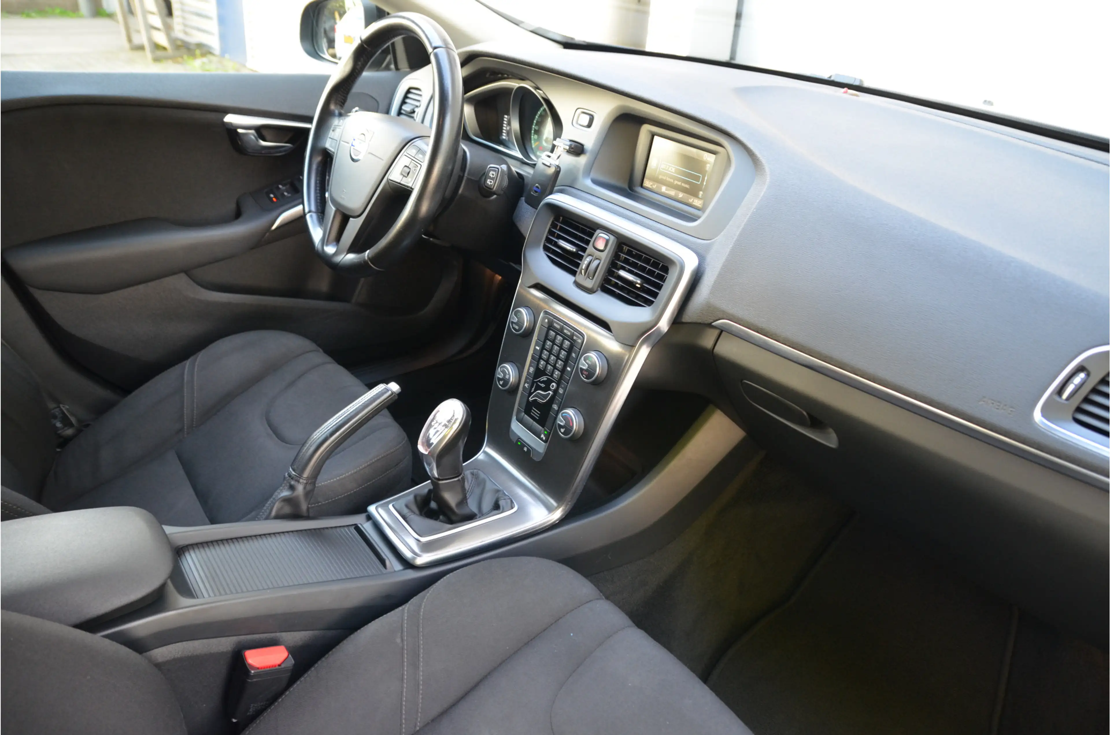 Volvo V40 1.6 T2 Summum Distributieriem en laatste beurt bij — photo 10