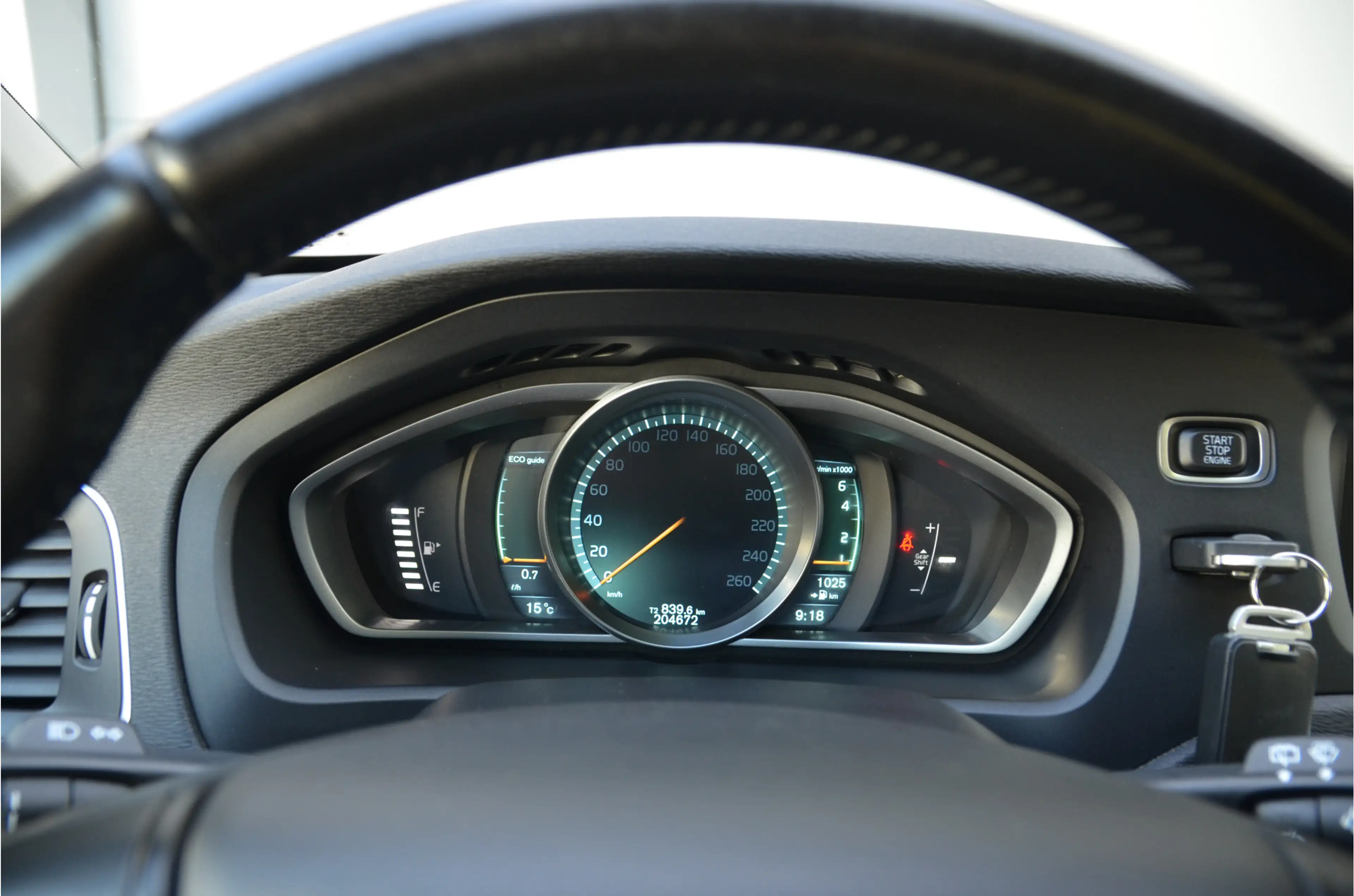 Volvo V40 1.6 T2 Summum Distributieriem en laatste beurt bij — photo 15