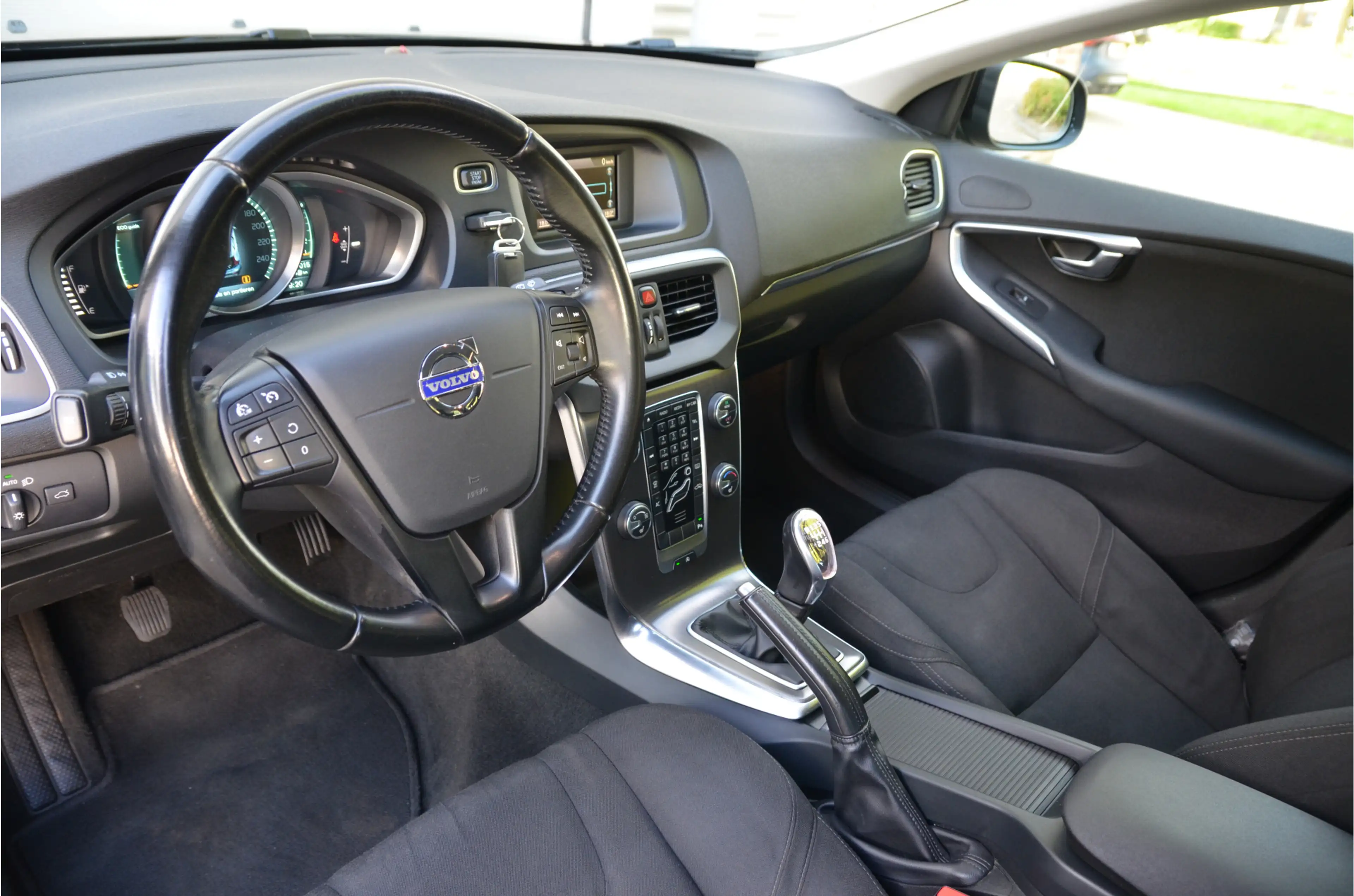 Volvo V40 1.6 T2 Summum Distributieriem en laatste beurt bij — photo 9