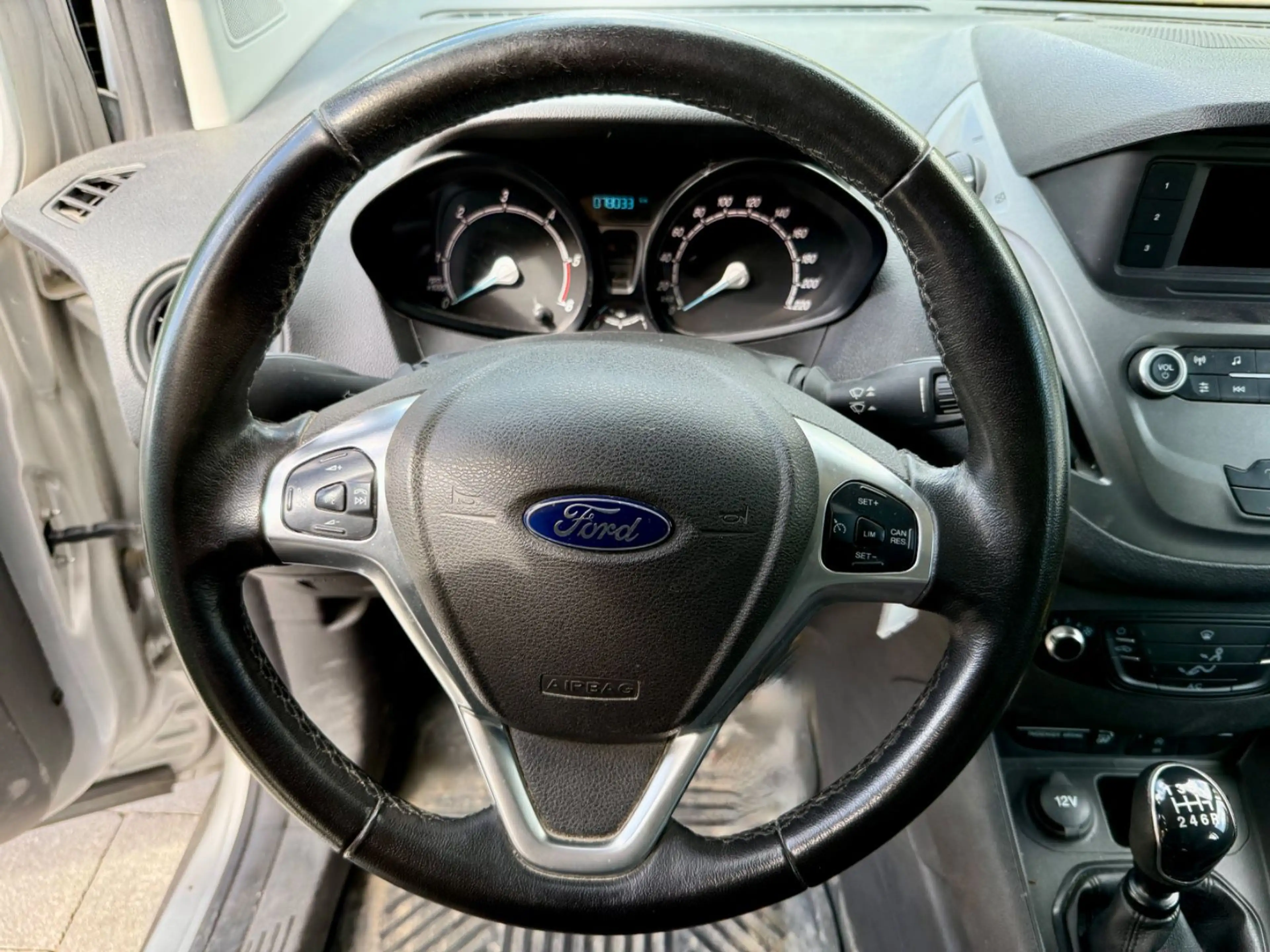 Ford Transit Courier Trend Klima erst. 78.000Km — photo 10