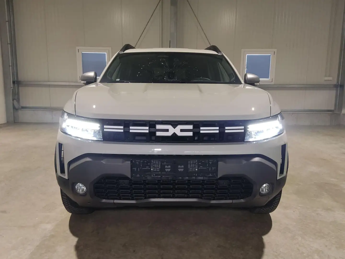 Dacia Duster Journey 1.2 TCe 130 Mild-Hybrid 4x4 Navi-Androi... Grau - 2