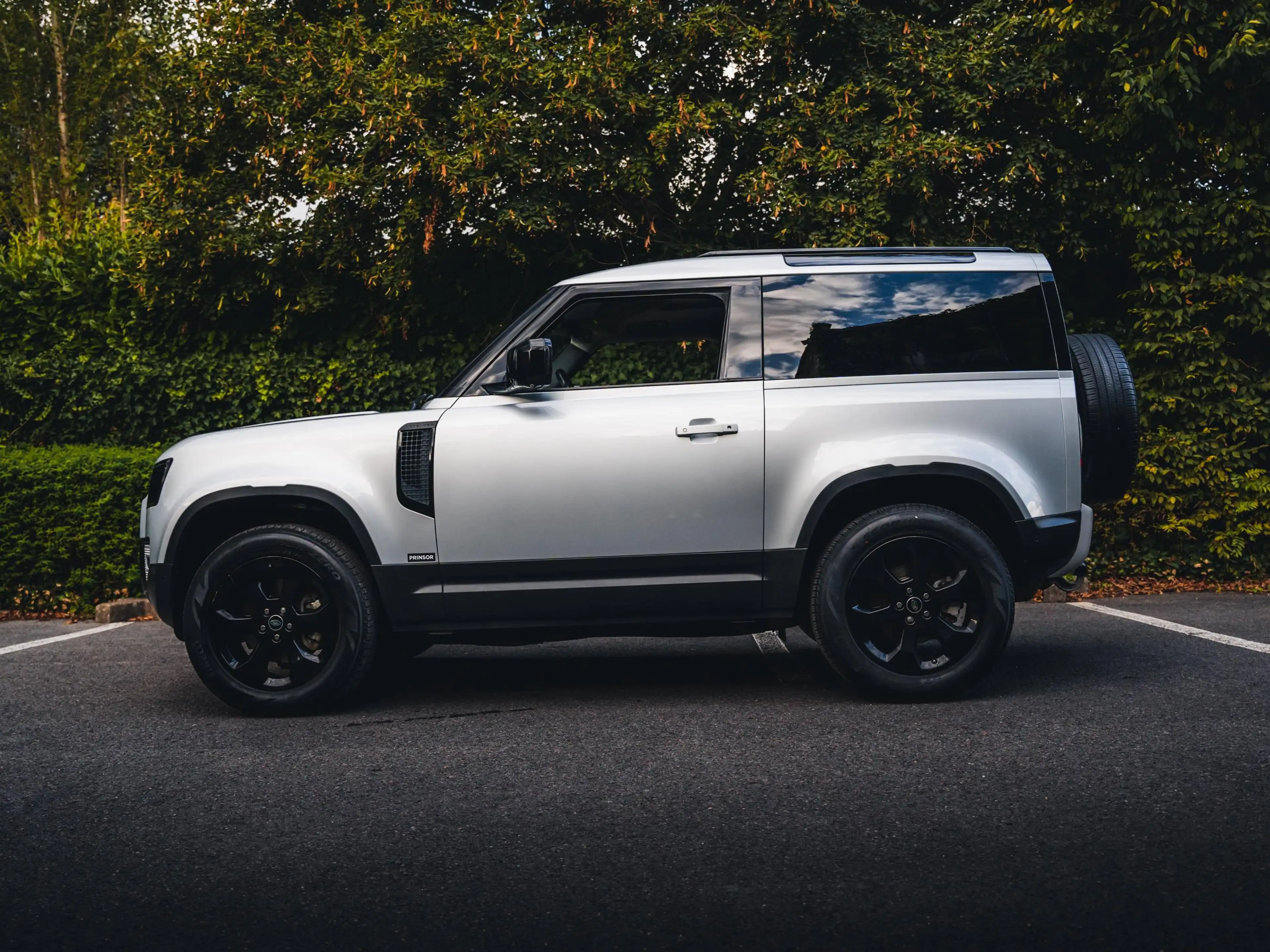 Land Rover Defender DEFENDER 90 3.0 36,900 EX VAT // full history // one owner — photo 2