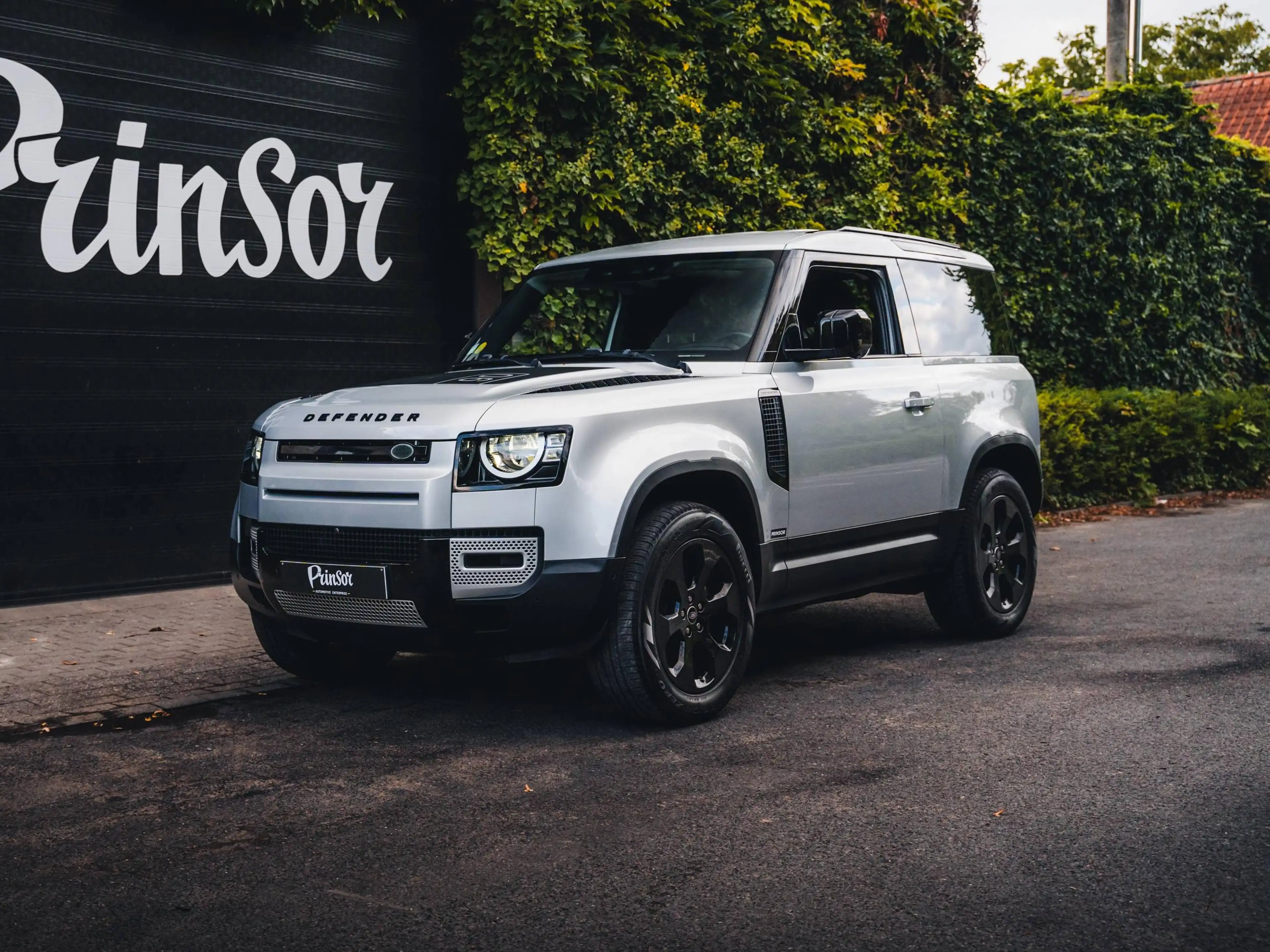 Land Rover Defender DEFENDER 90 3.0 36,900 EX VAT // full history // one owner