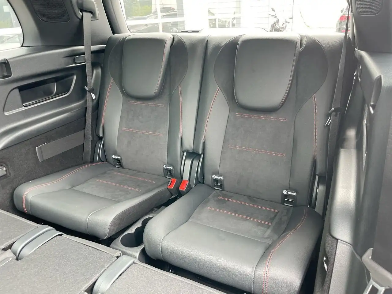 Mercedes-Benz EQB снимка Mercedes-Benz EQB