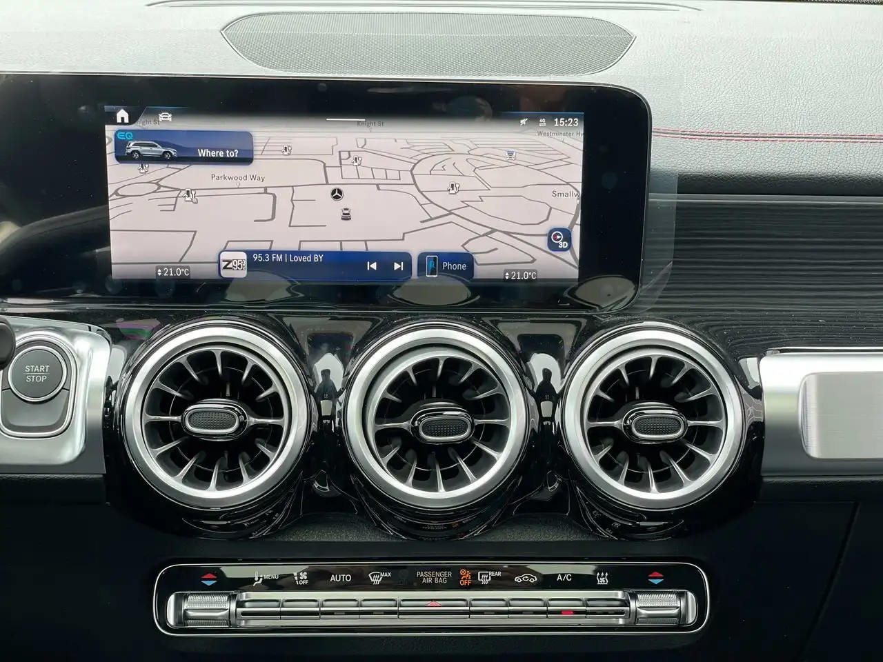 Mercedes-Benz EQB снимка Mercedes-Benz EQB