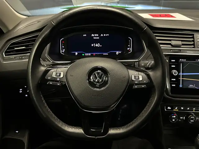 Volkswagen Tiguan Allspace view 17