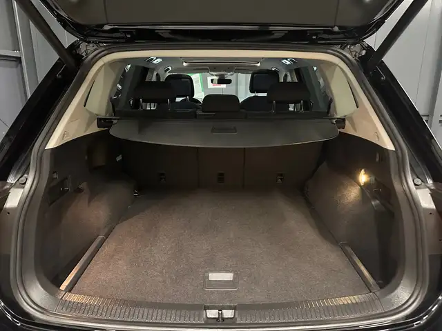 Volkswagen Tiguan Allspace view 27