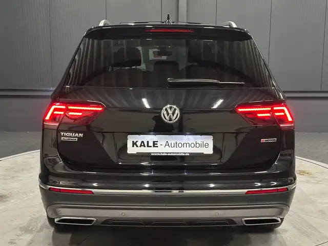 Volkswagen Tiguan Allspace view 5