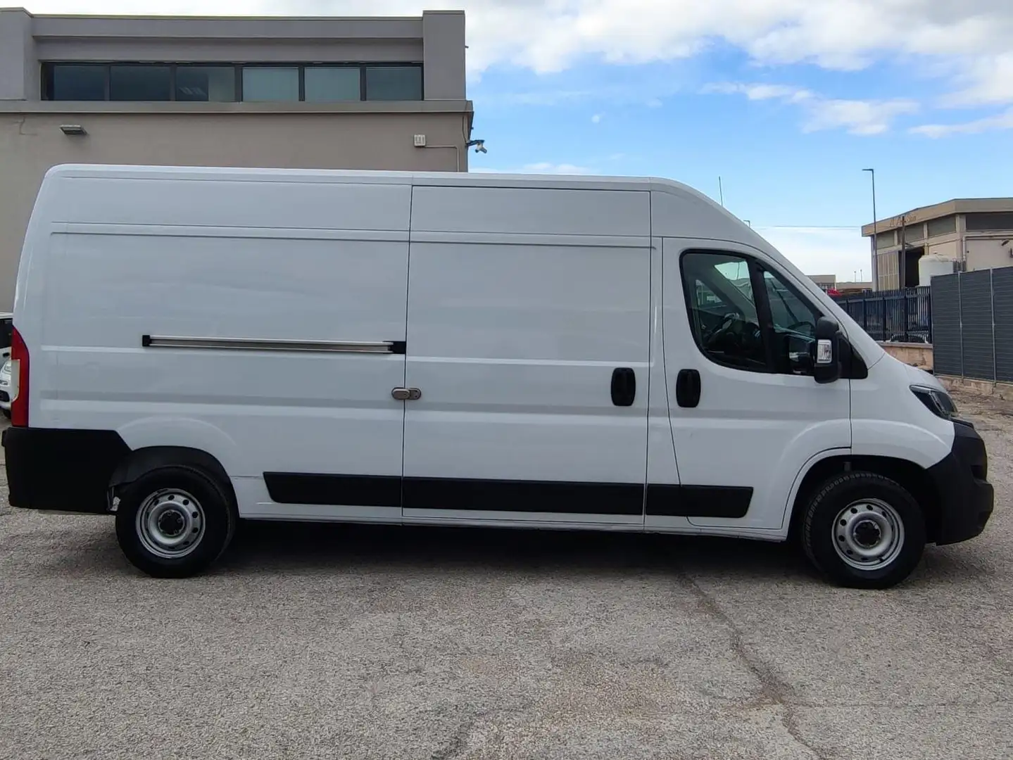 Fiat Ducato 35 LH2 2.3 M-J FURGONE P.LUNGO TETTO ALTO 3 POSTI Bianco - 2