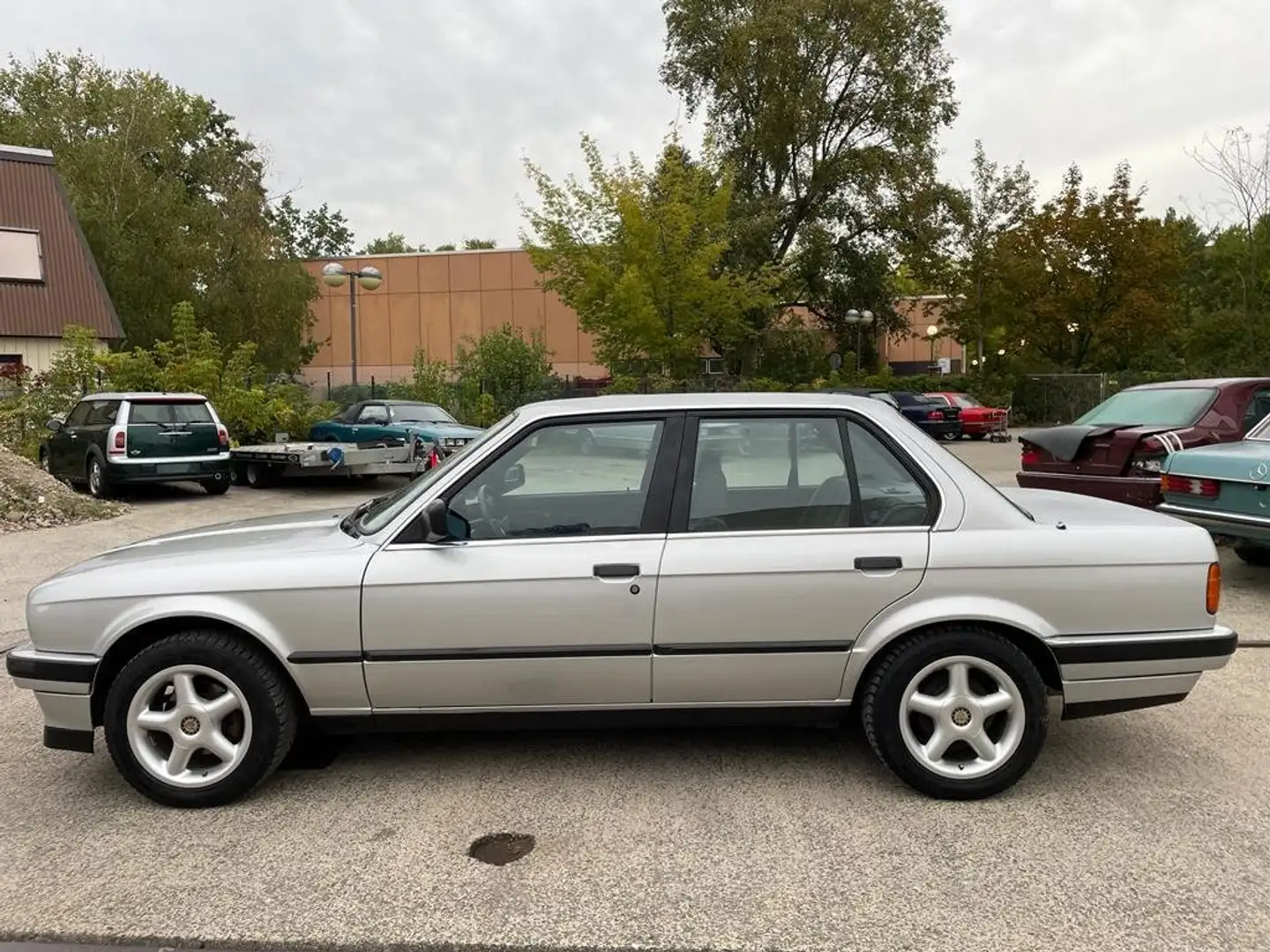 BMW 320 320i OLDTIMER Grau - 2