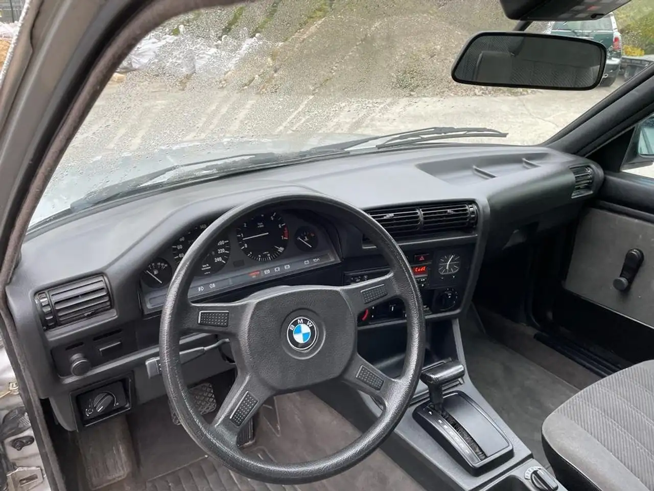 BMW 320i OLDTIMER, foto 9