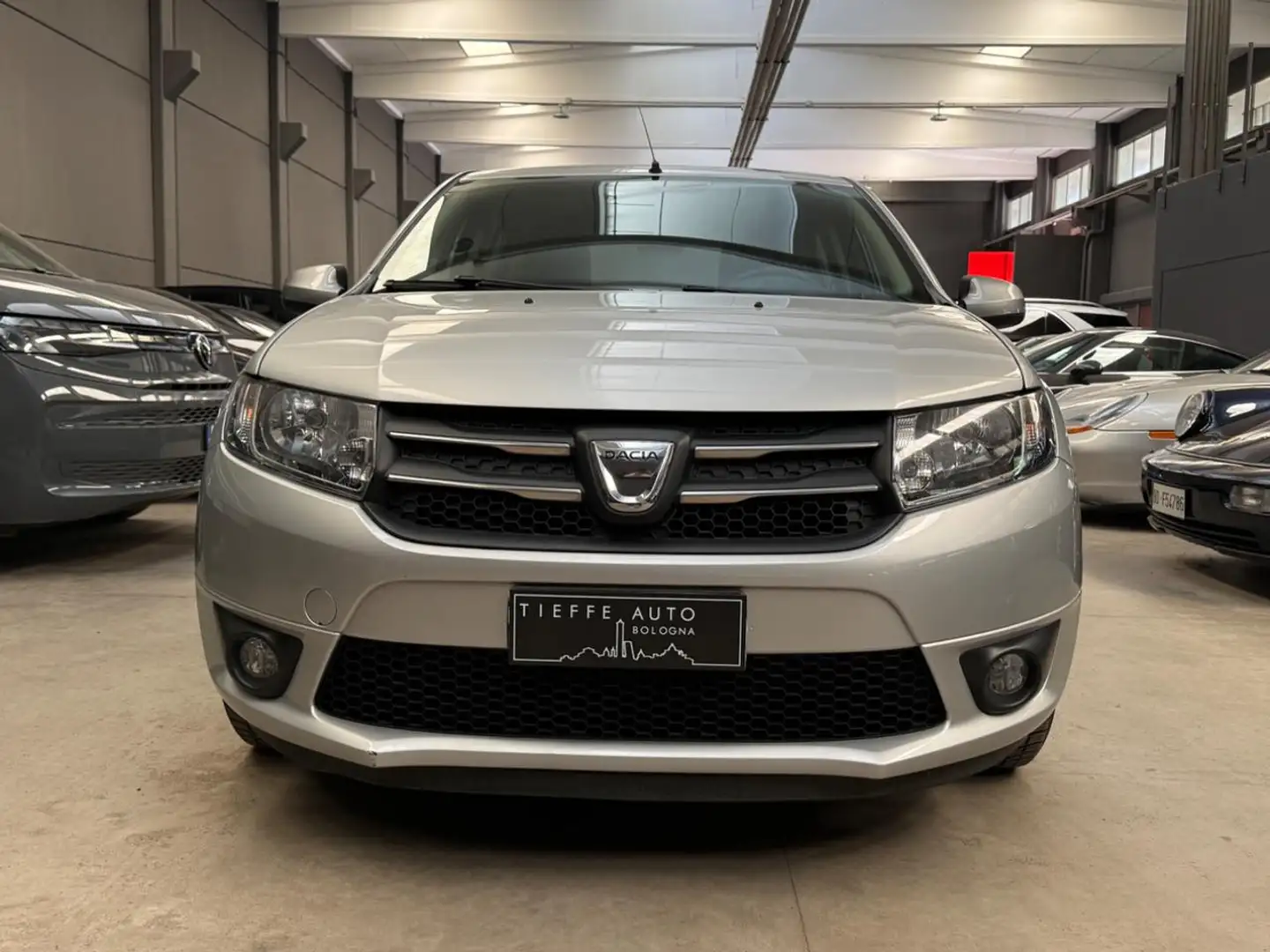 Dacia Sandero 1.2 GPL 75CV Ambiance Plateado - 2