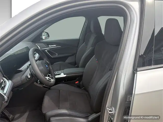 BMW Ix1 view 10