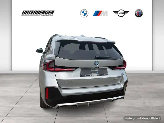 BMW Ix1 view 12