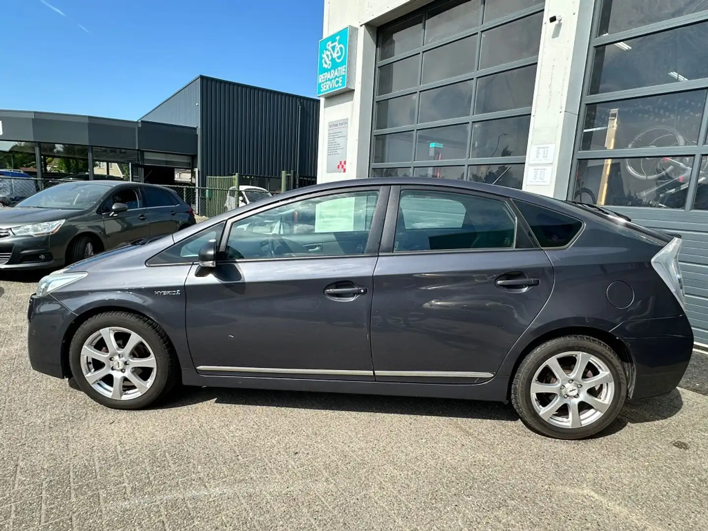 Toyota Prius 1.8 Dynamic Gris - 2