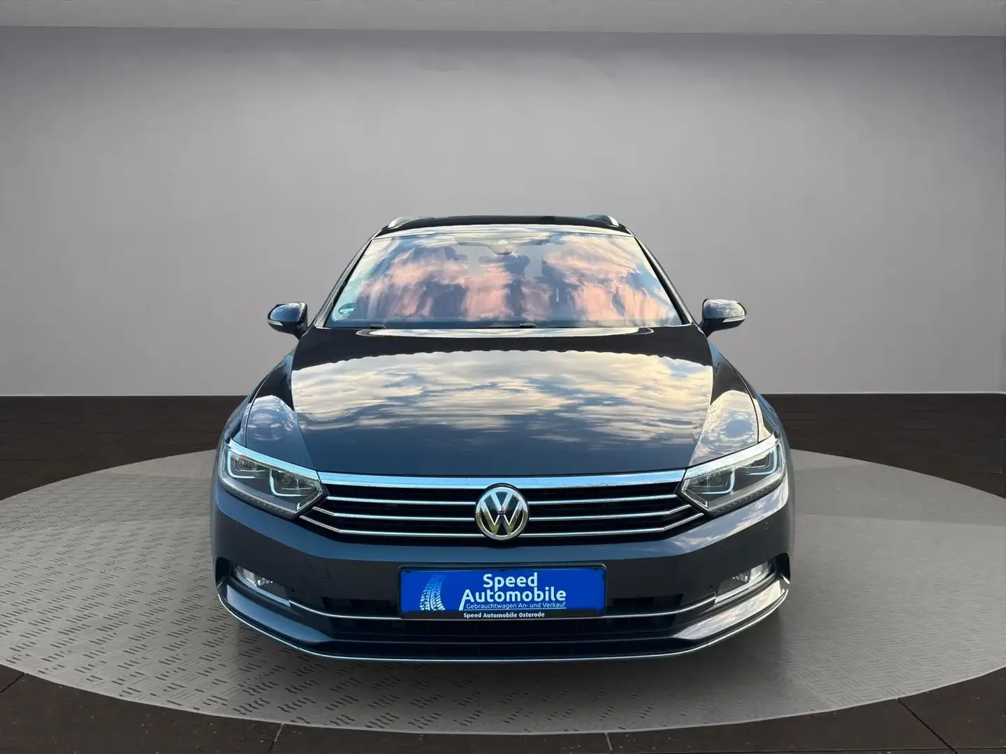 Volkswagen Passat Variant Highline BMT*PDC/ACC/Kam./Top* Grau - 2