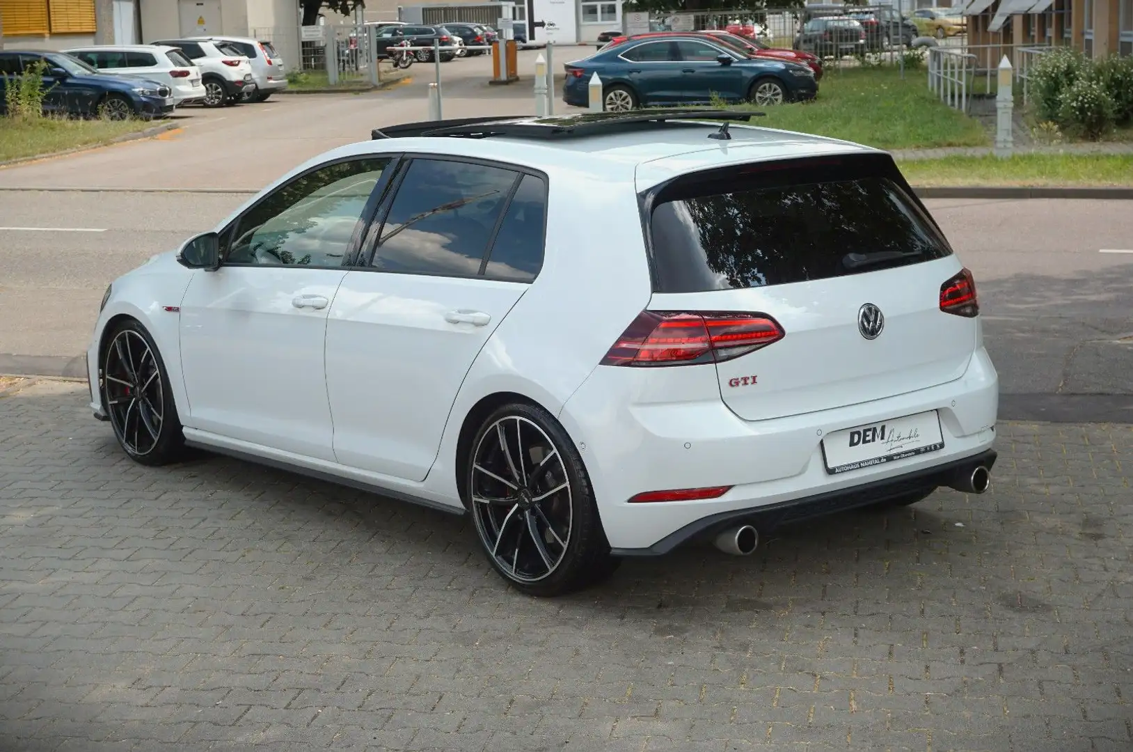 Volkswagen Golf VII Lim. GTI Performance / Pano./ APR / 19" Weiß - 2