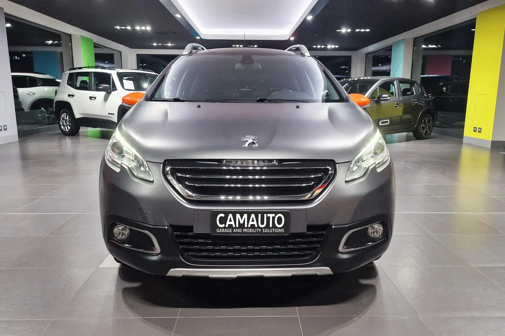 Peugeot 2008 1.6 BlueHdi 120cv Black Matt Limited Edition Grau - 2