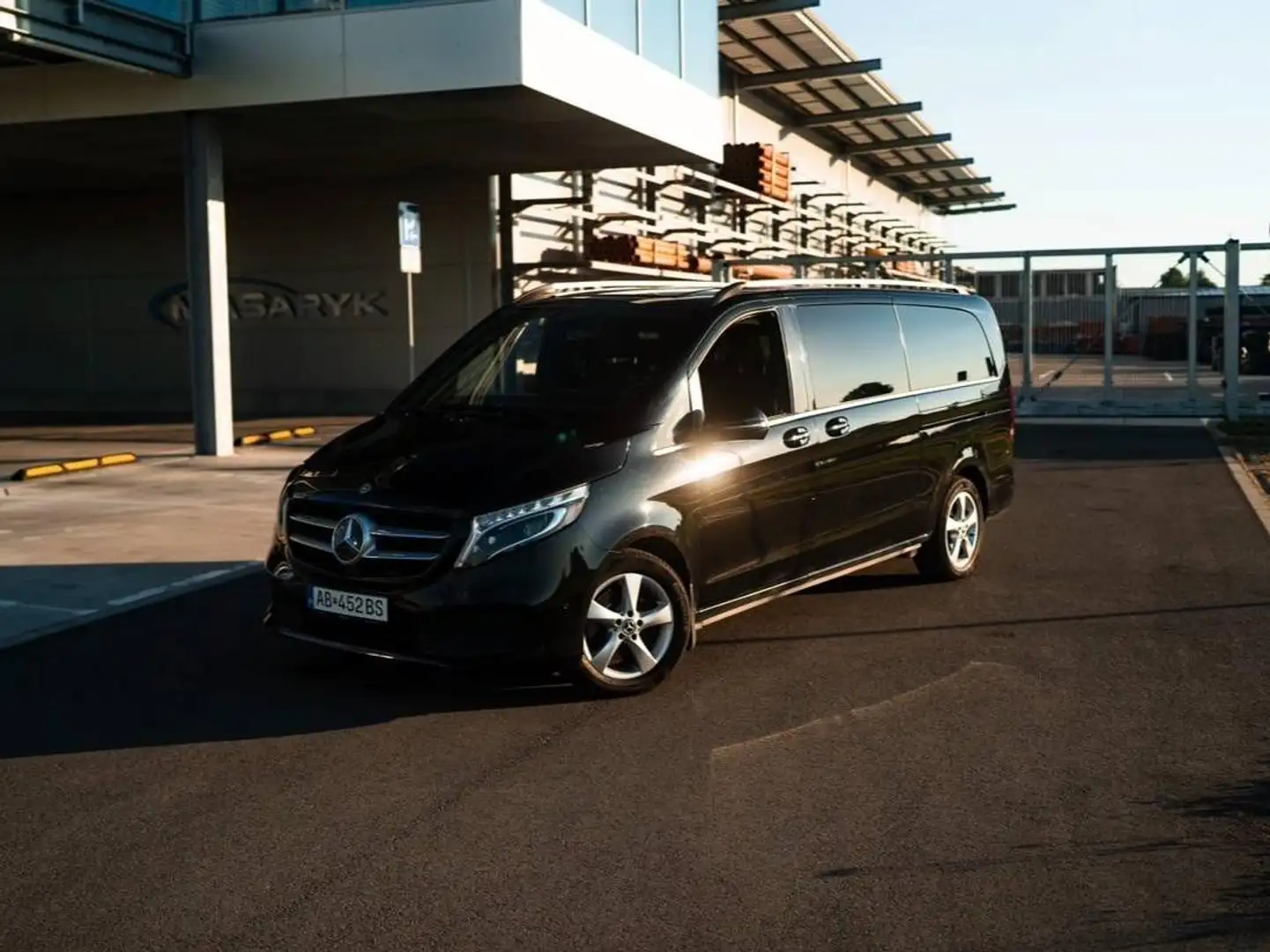 Mercedes-Benz V 250 V 250 d Kombi 4MATIC extralang Avantgarde A-Edition Aut. Avantgarde A-Edition Schwarz - 1