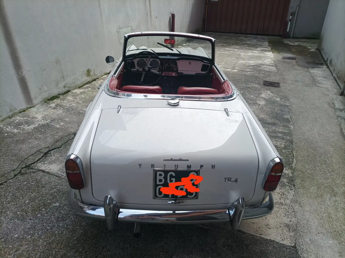 Triumph TR4 Bianco - 2