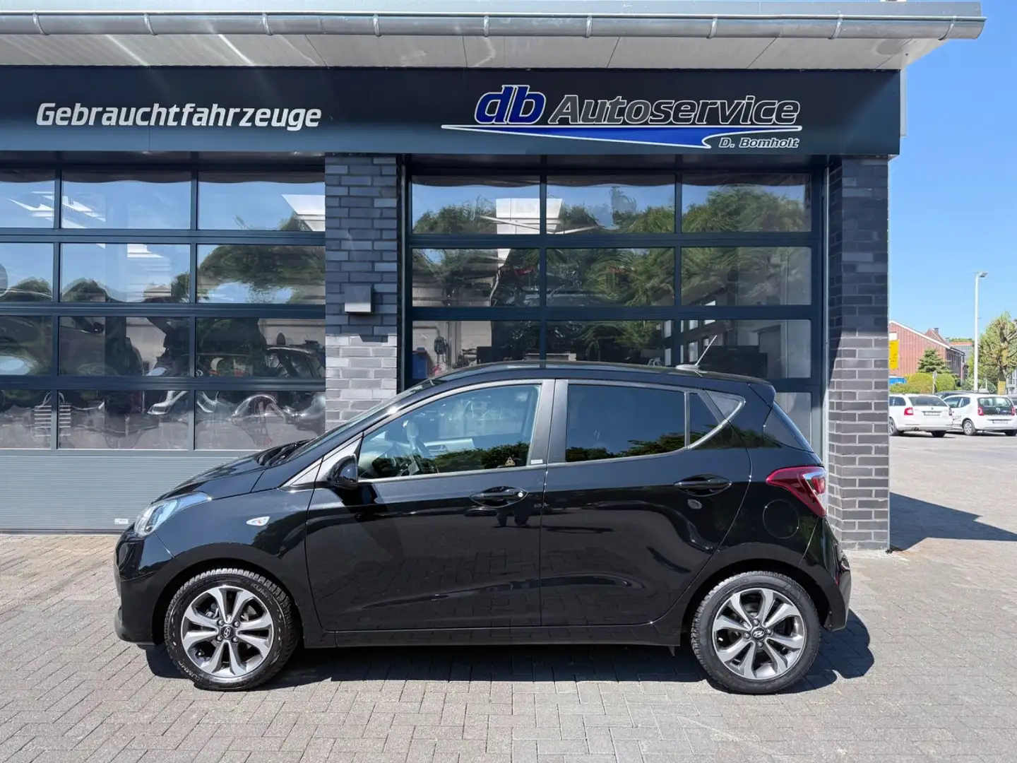 Hyundai i10 YES! Plus SHZ Noir - 2