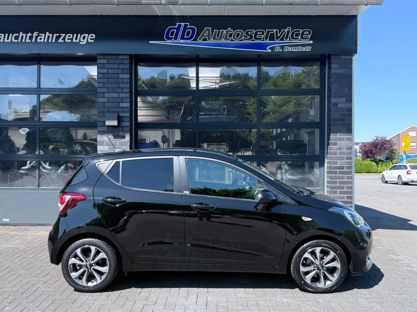 Hyundai i10 YES! Plus SHZ Noir - 1