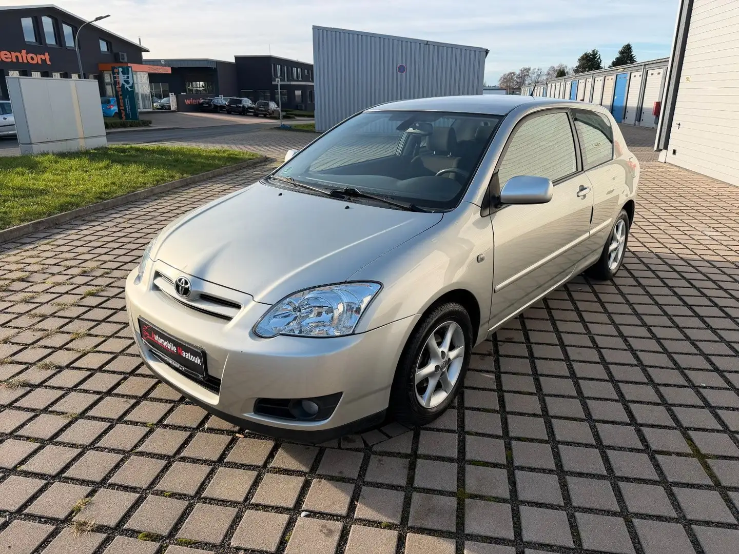 Toyota Corolla 1.6 Sol / Compact Silber - 1