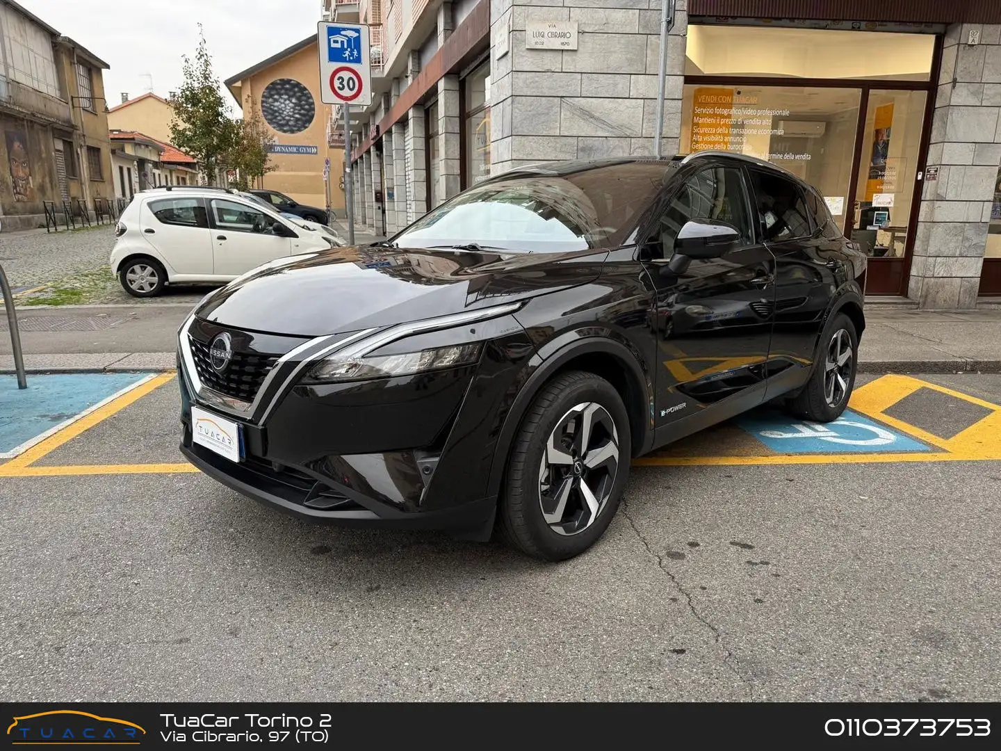 Nissan Qashqai N-Connecta 1.5 VC-T e-Power 190 HEV Zwart - 1