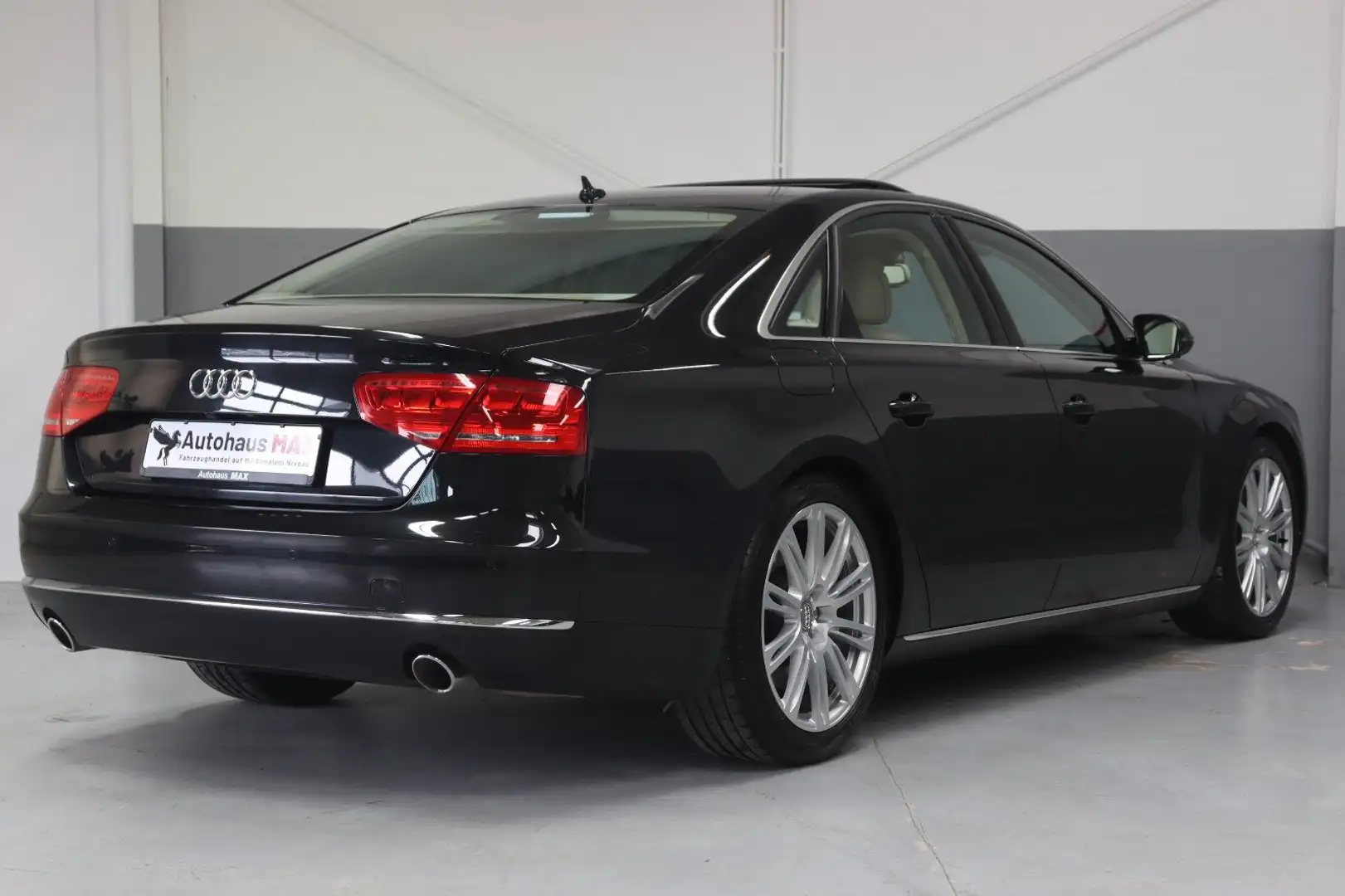 Audi A8 4.2 TDI quattro~SZH~Navi~Totw.~BOSE~Alcantara Schwarz - 2