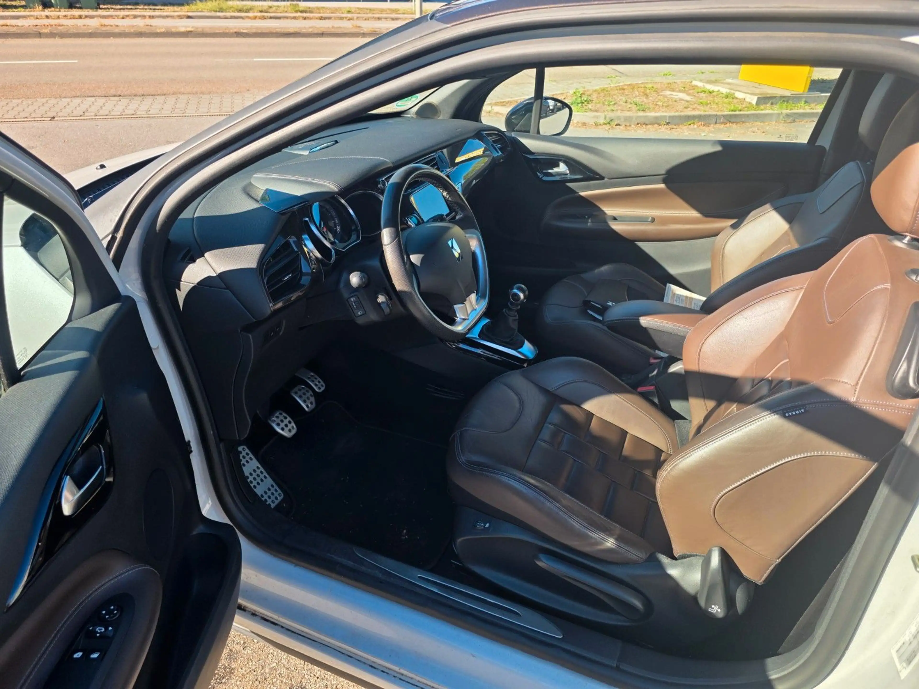 DS Automobiles DS 3 130 /Tüv Neu/Navi/Leder/Sehr gepflegt/86000 — photo 8