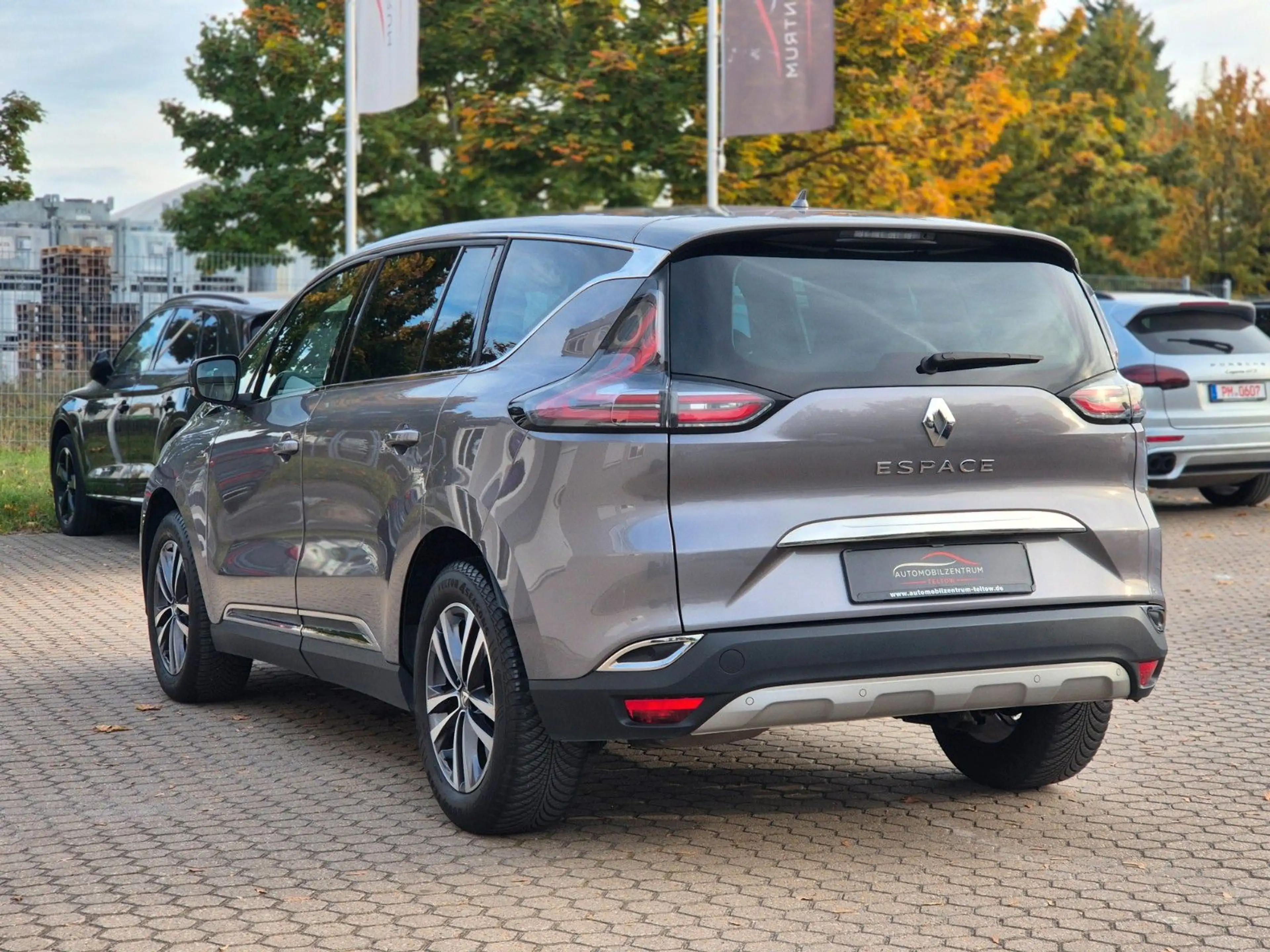 Renault Espace TCe 225 Limited 7-Sitzer PANO LED KAMERA — photo 6